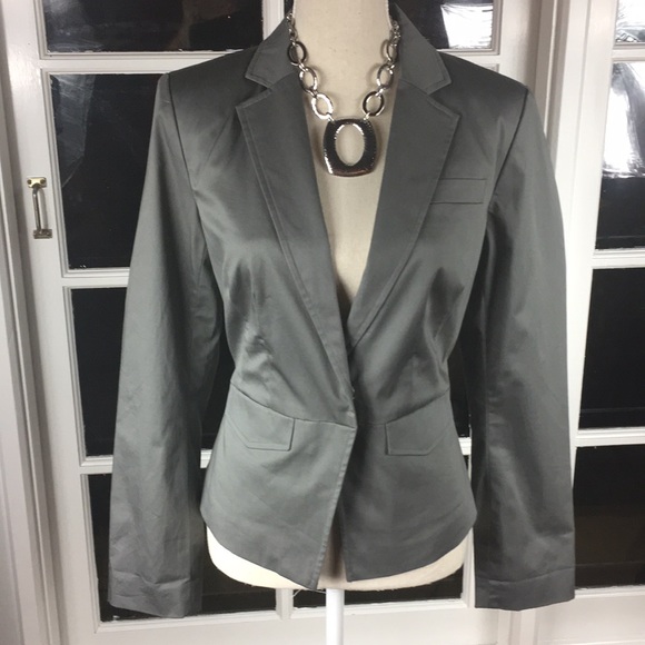 Banana Republic Jackets & Blazers - Beautiful Banana Republic fitted cotton blazer